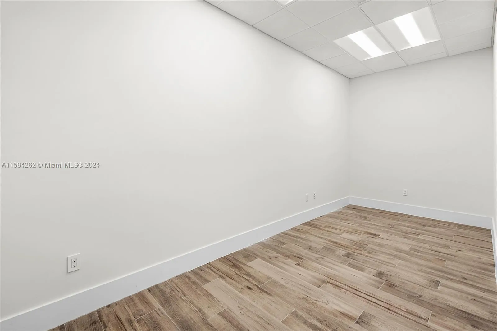 Hollywood, Florida 33021, United States, ,Residential,Pending,58103