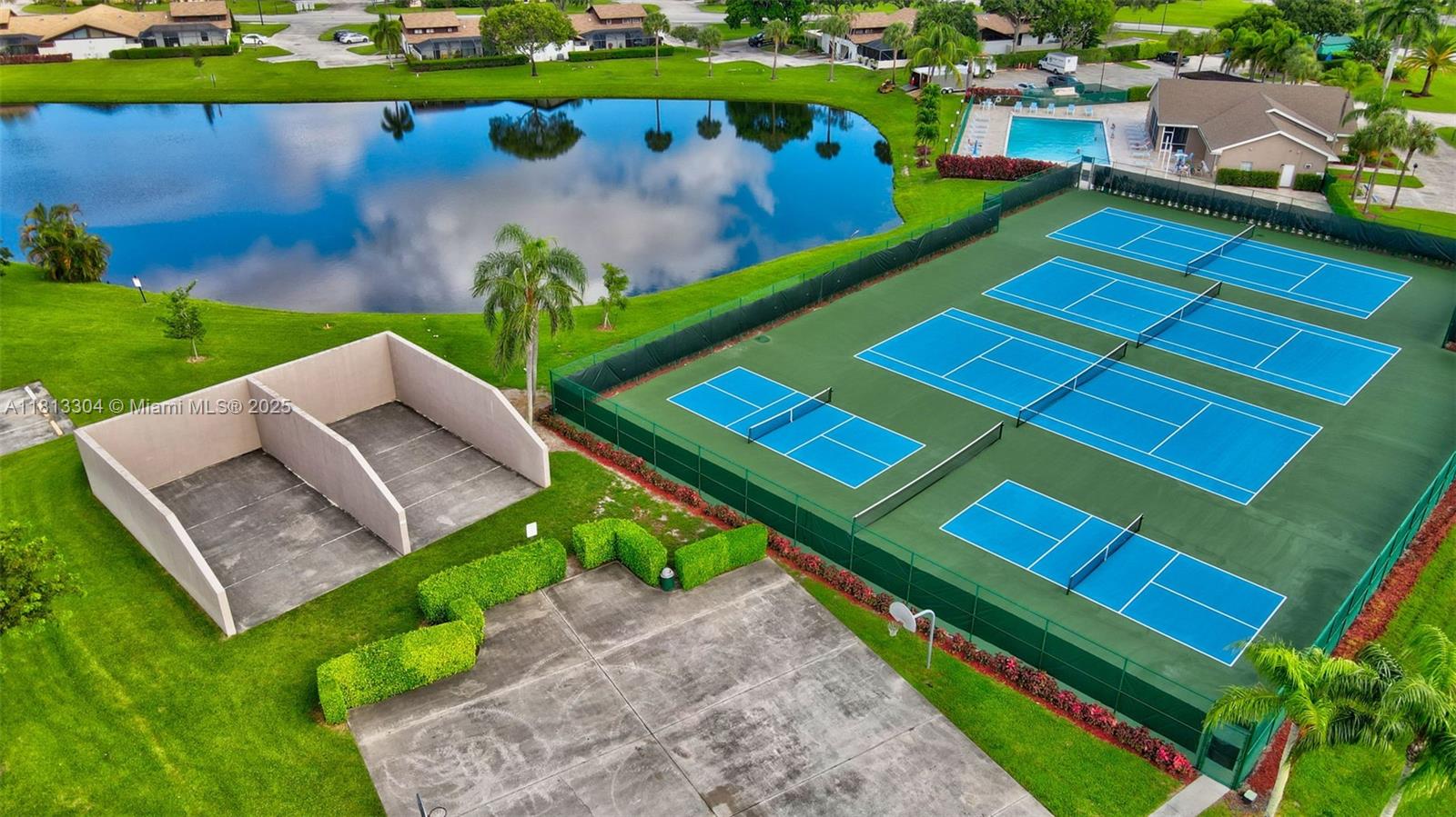 BOCA GARDENS 3 - Residential