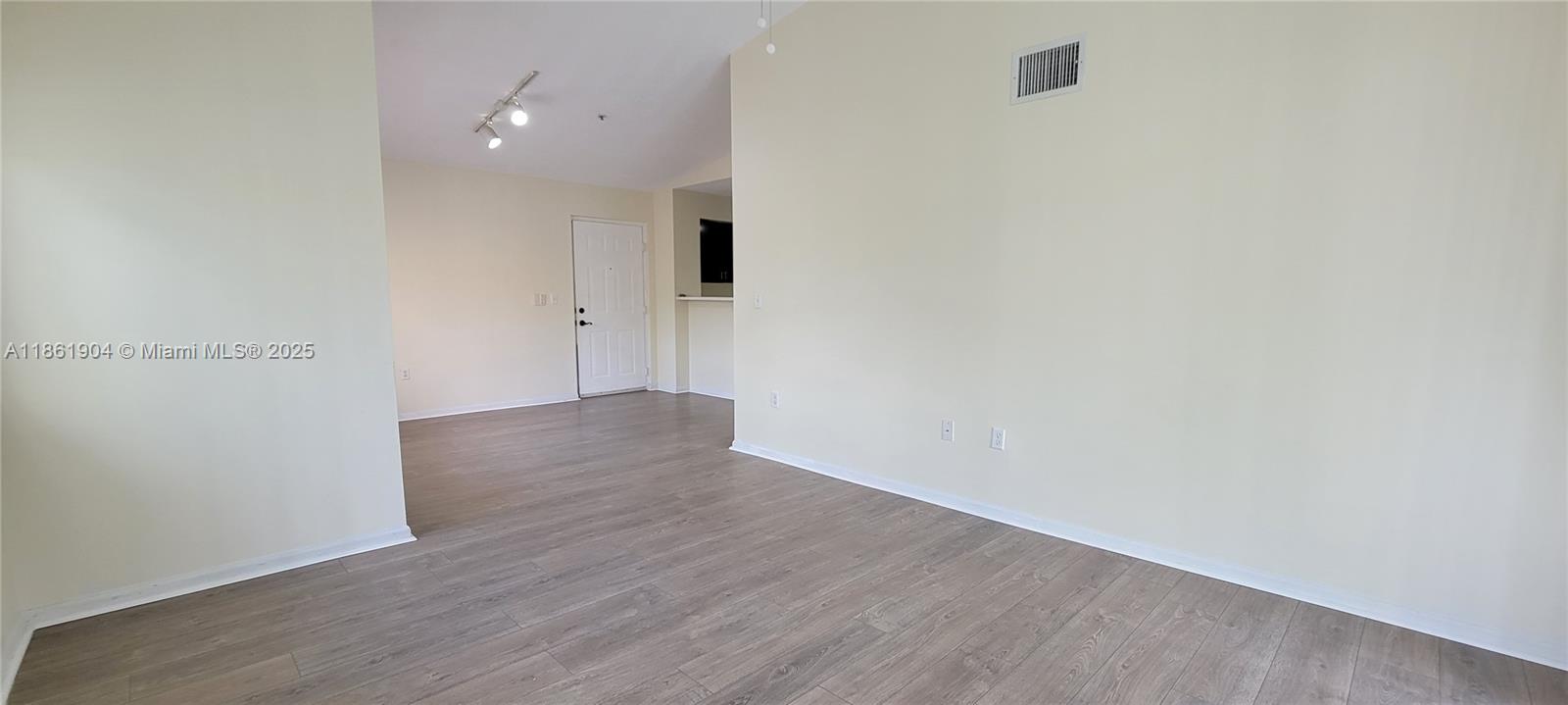 CARRINGTON AT COCONUT CRE - Residential Lease