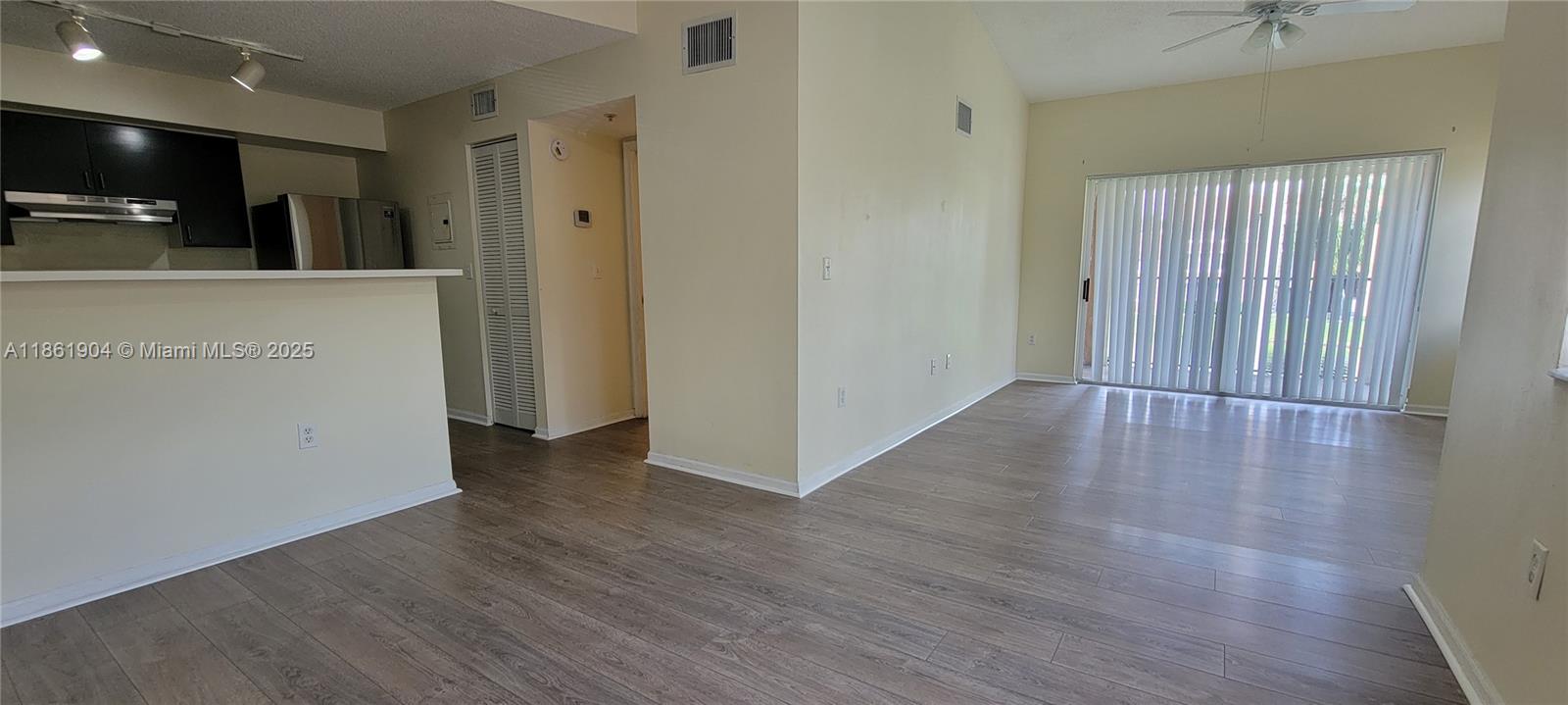 CARRINGTON AT COCONUT CRE - Residential Lease