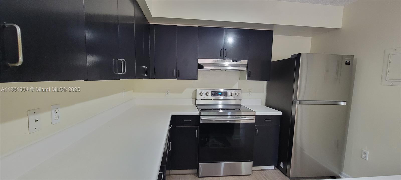 CARRINGTON AT COCONUT CRE - Residential Lease