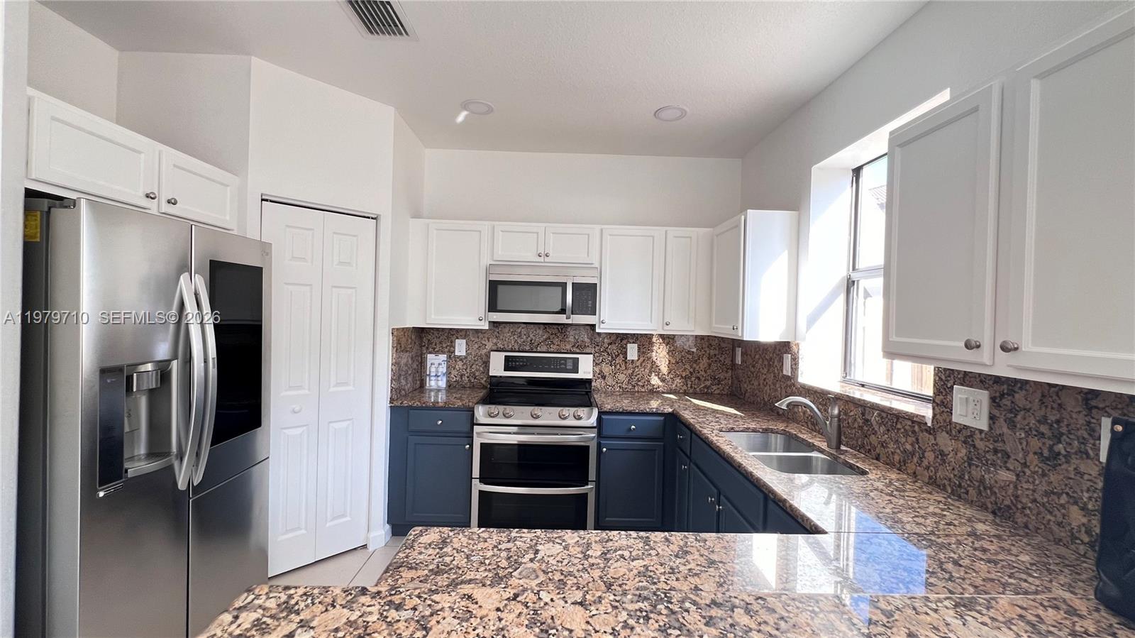 SILVER PALM EAST SEC THRE - Residential