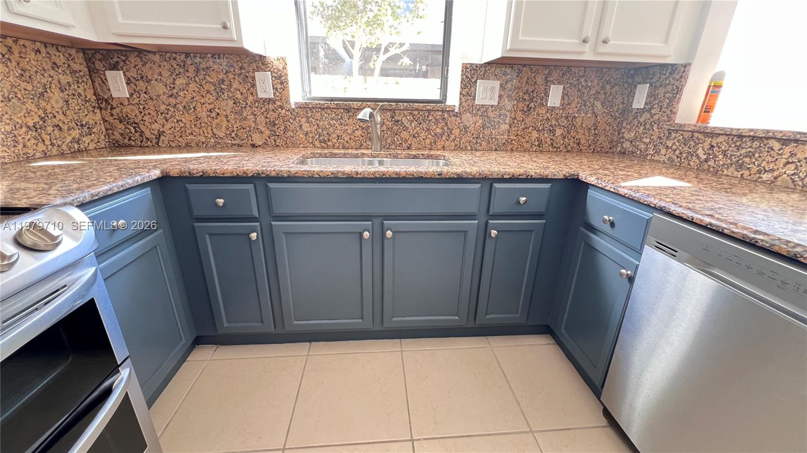 SILVER PALM EAST SEC THRE - Residential