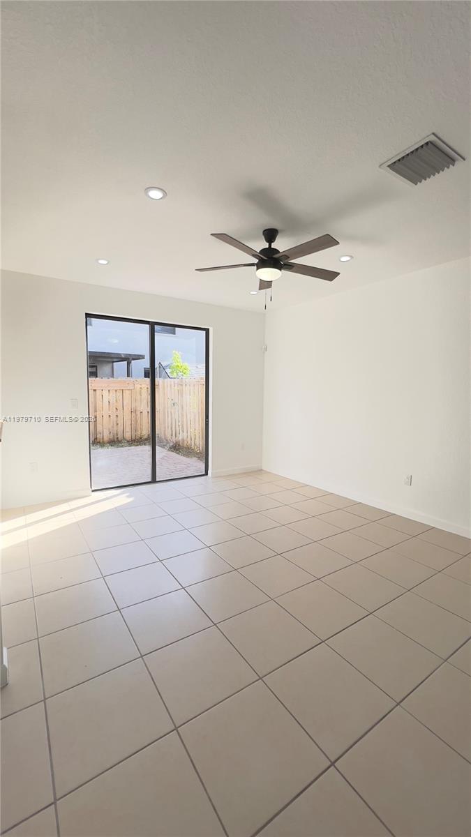 SILVER PALM EAST SEC THRE - Residential