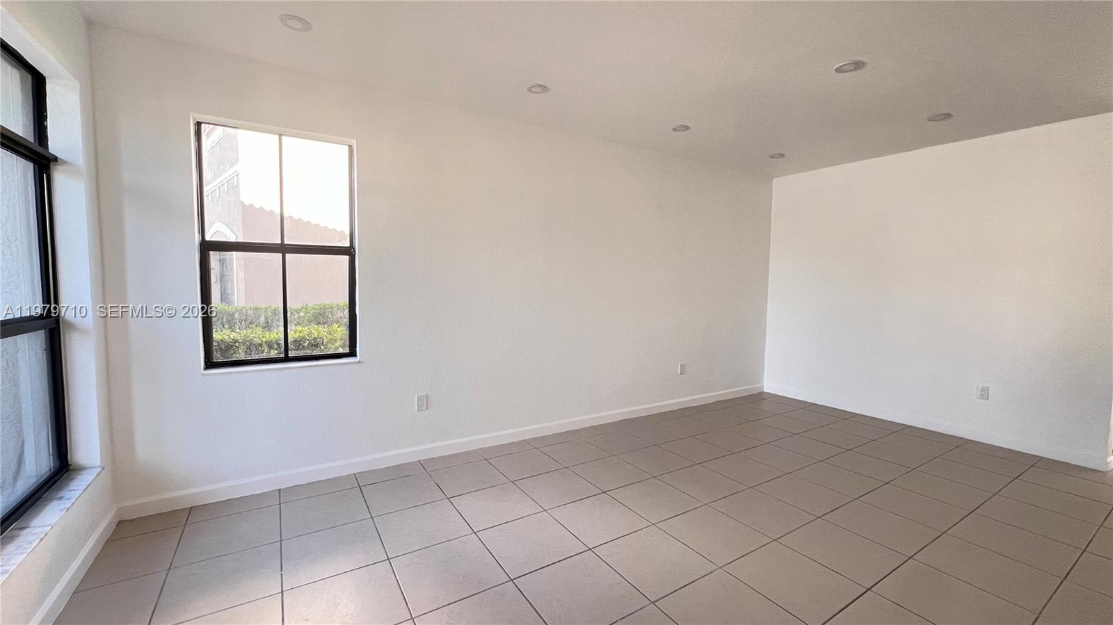 SILVER PALM EAST SEC THRE - Residential