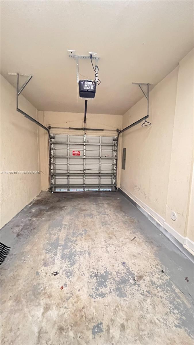 SILVER PALM EAST SEC THRE - Residential