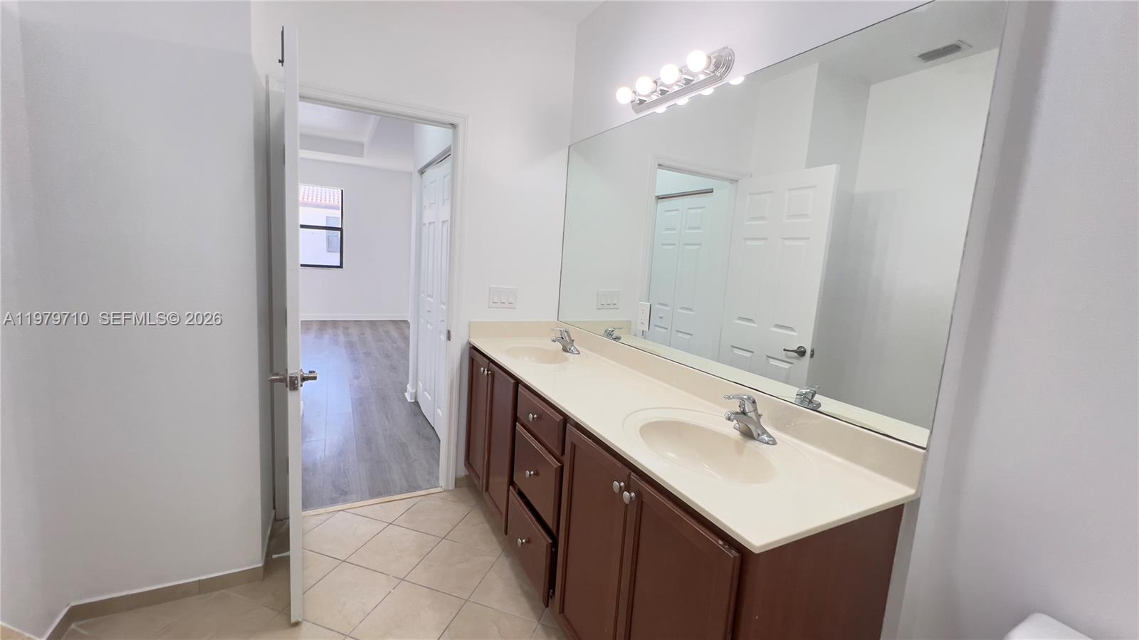 SILVER PALM EAST SEC THRE - Residential