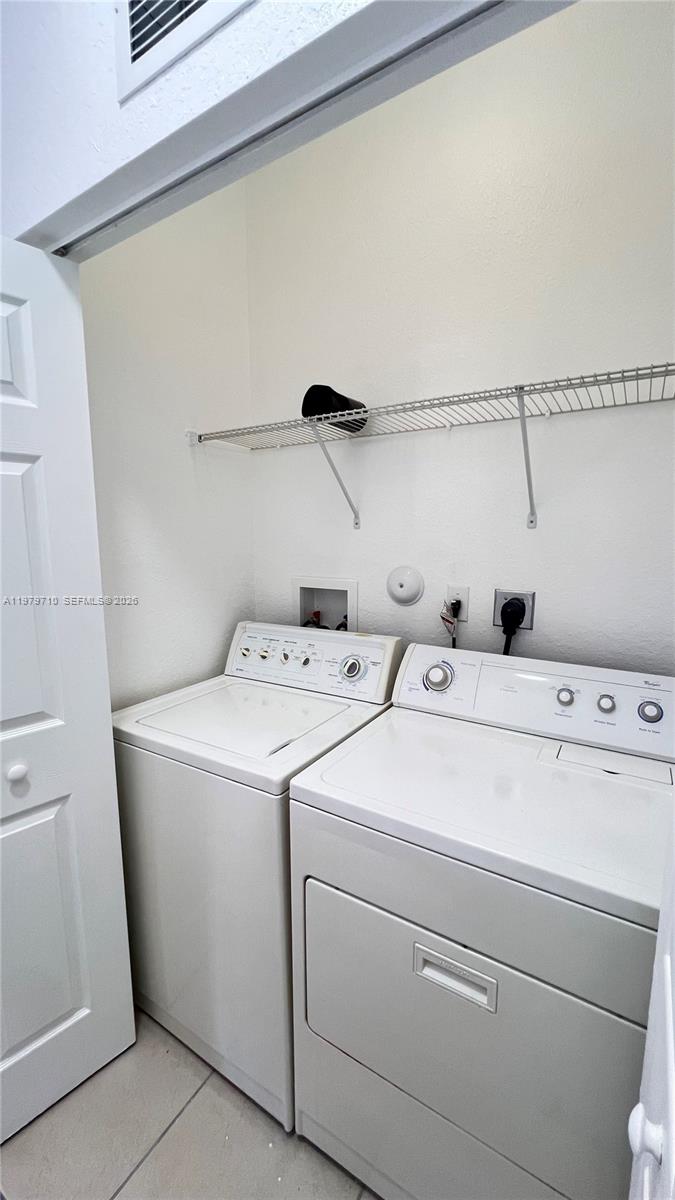 SILVER PALM EAST SEC THRE - Residential