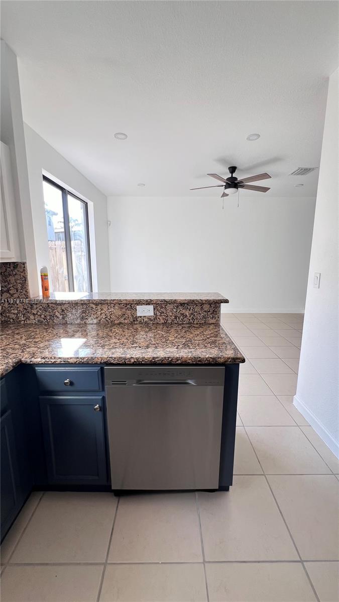 SILVER PALM EAST SEC THRE - Residential