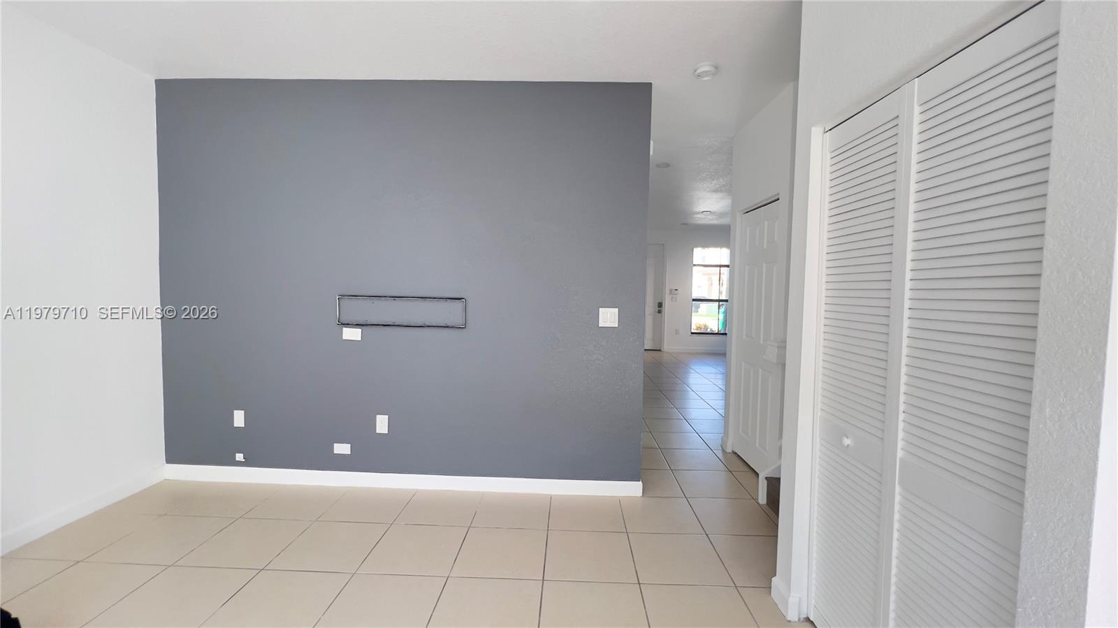 SILVER PALM EAST SEC THRE - Residential