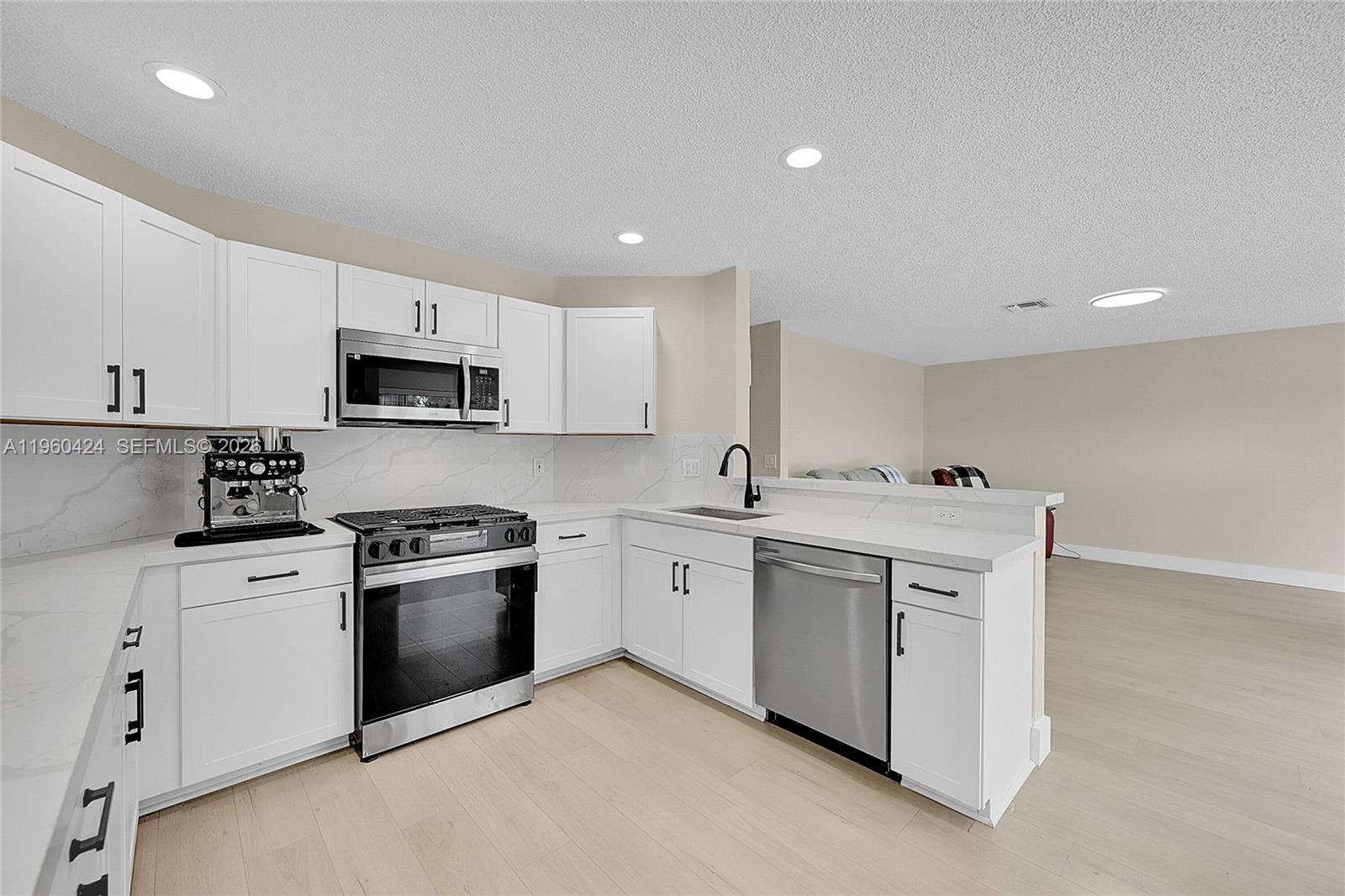 SAWGRASS PLANTATION - Residential