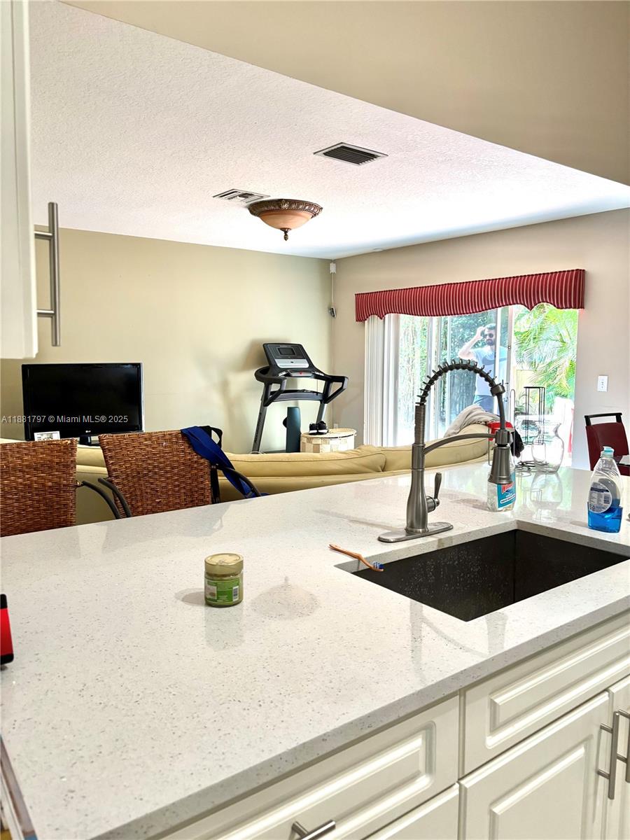 CORAL RIDGE DRIVE COMMERC - Residential