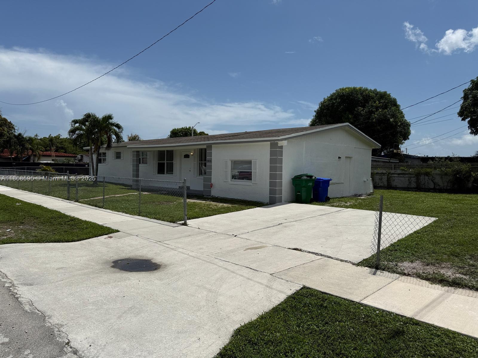 Large 5/2 Single Family Home, centrally located off MLK Blvd. Just painted and renewed and ready for a tenant. Big driveway with parking for at least 4 cars. Large rooms and located on a corner lot. Washer and dryer in a Laudry Room. Tenant responsible for Water, Sewer, Trash, Electricity.