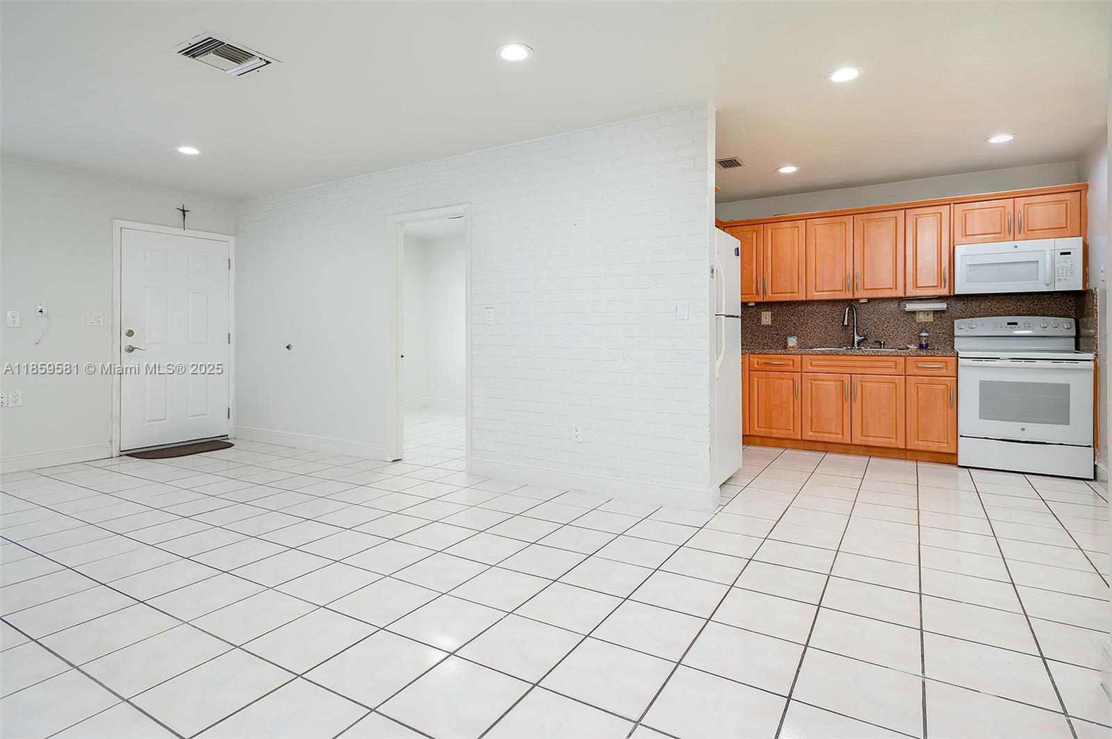 ROYALE GREEN TOWNHOUSE SE - Residential