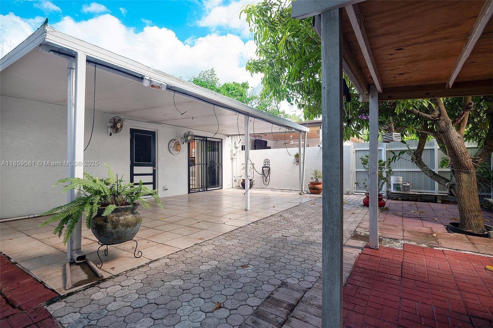 ROYALE GREEN TOWNHOUSE SE - Residential