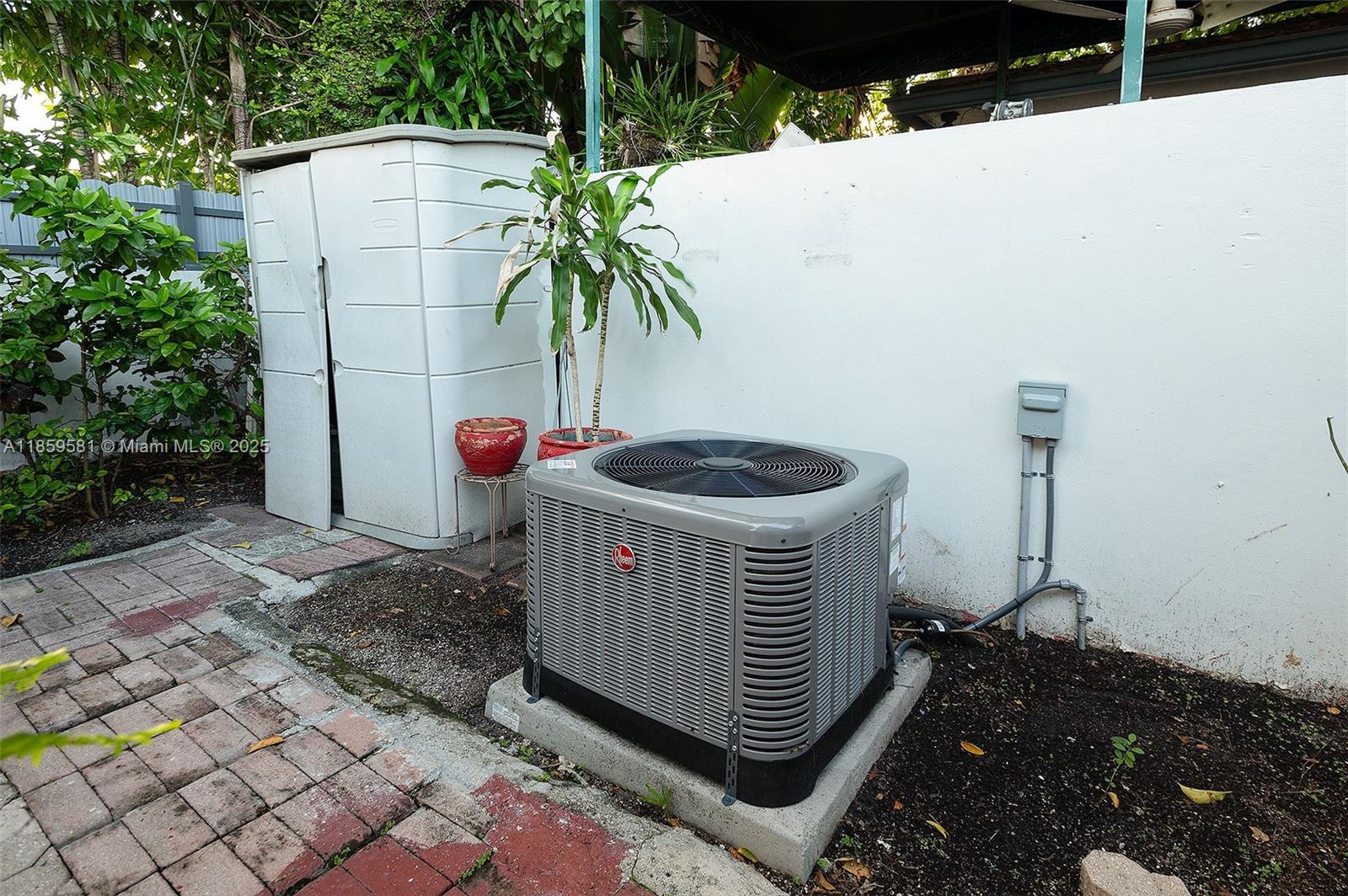 ROYALE GREEN TOWNHOUSE SE - Residential