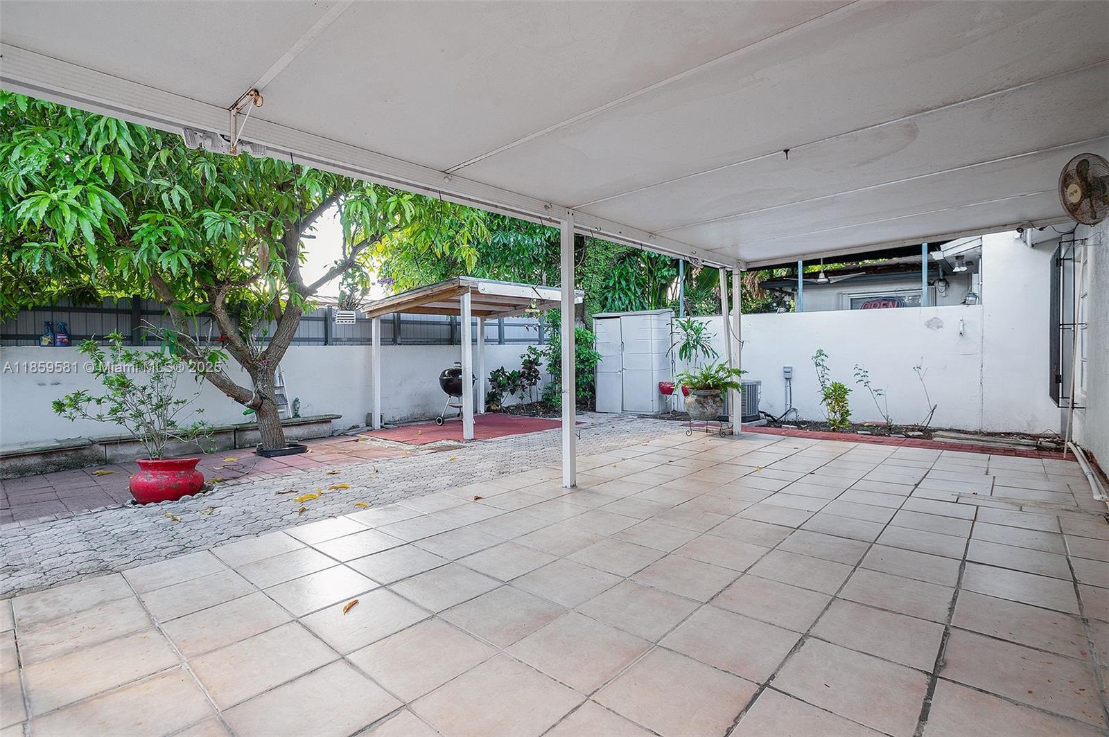 ROYALE GREEN TOWNHOUSE SE - Residential