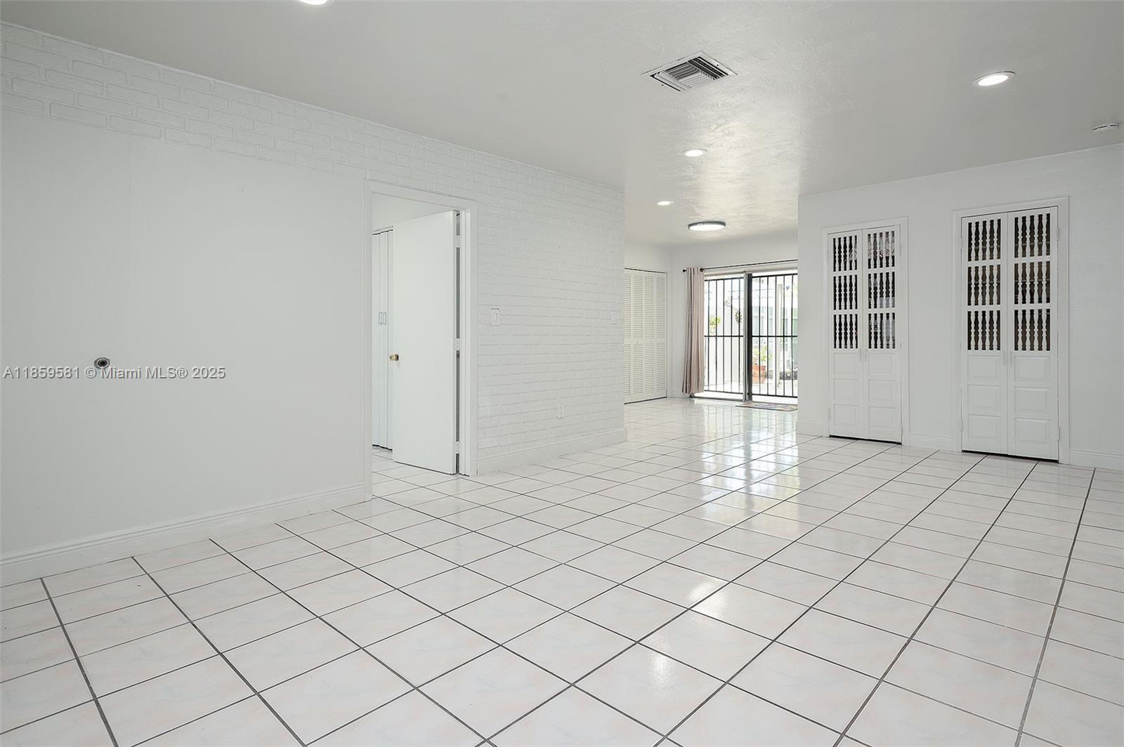 ROYALE GREEN TOWNHOUSE SE - Residential