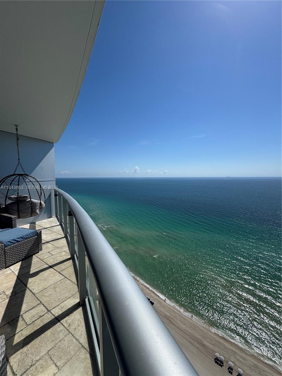 17001 Collins Ave 3005