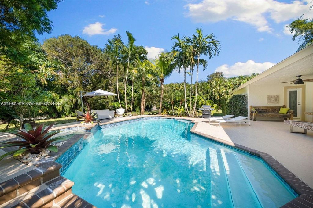 Photo of 6411 SW 185th Way, Southwest Ranches, FL 33332 (MLS # A11944648)