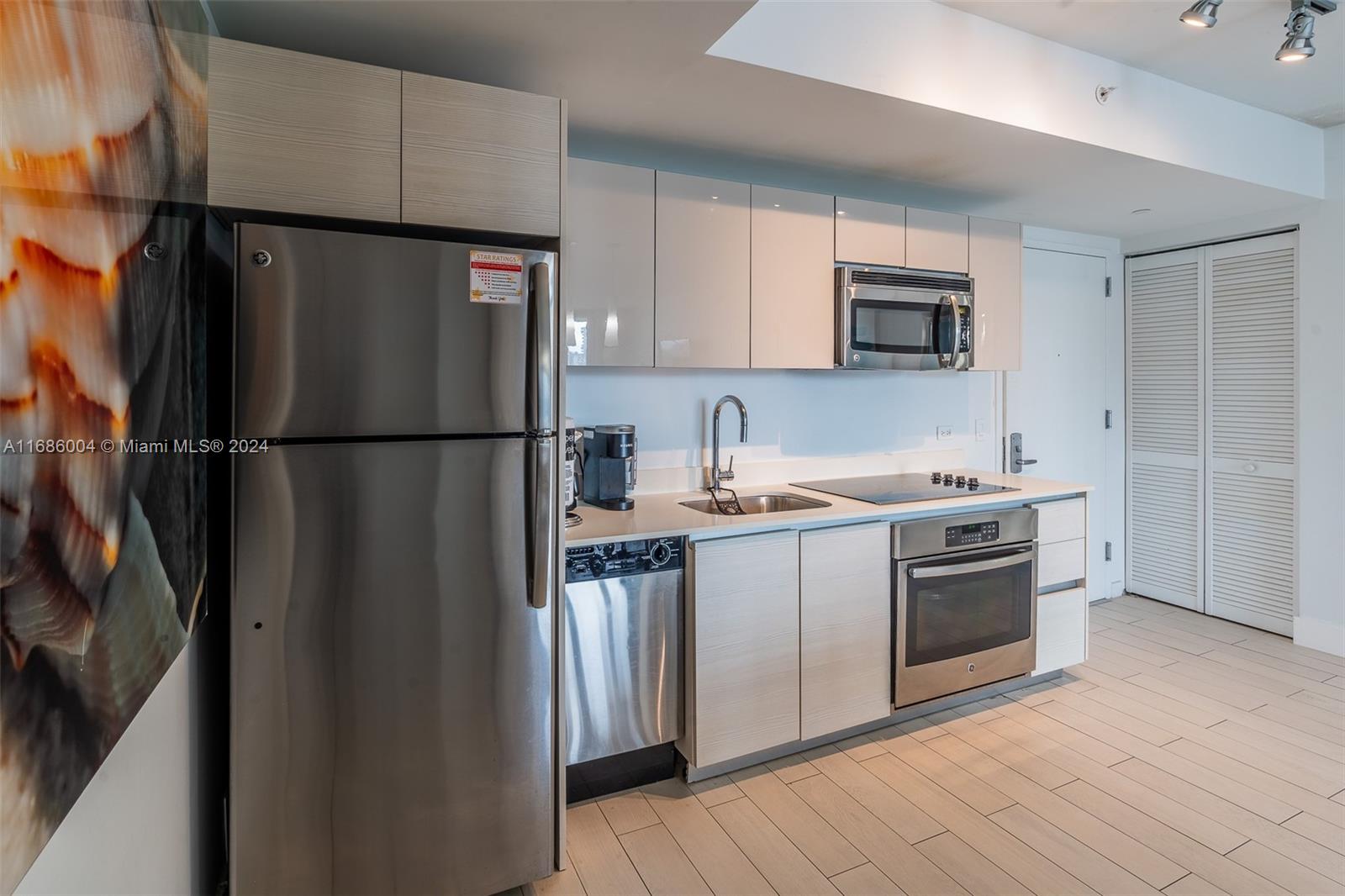 BEACHWALK CONDOMINIUM - Residential