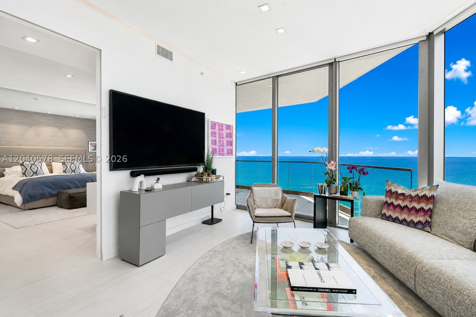 18975 Collins Ave 2004