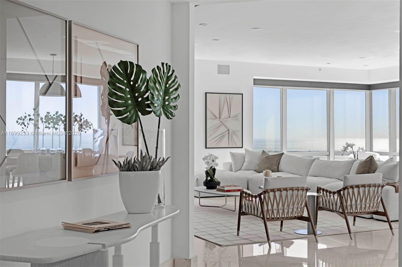 FOUR SEASONS RESIDENCES - Residential