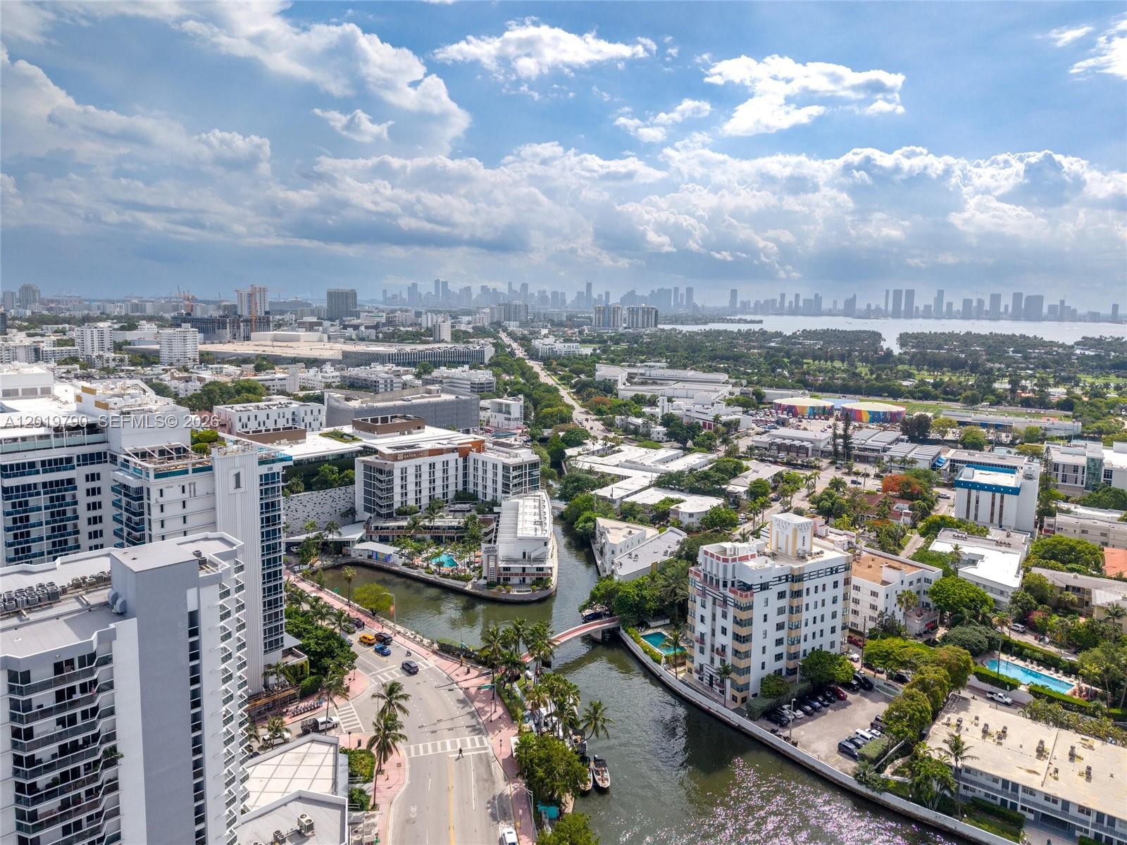 2555 Collins Ave 1003
