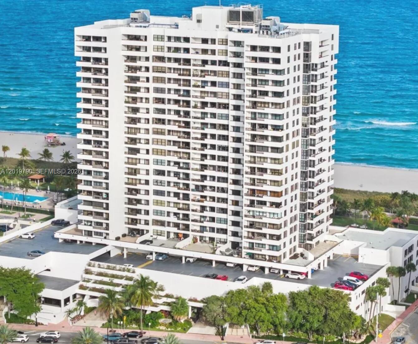 2555 Collins Ave 1003