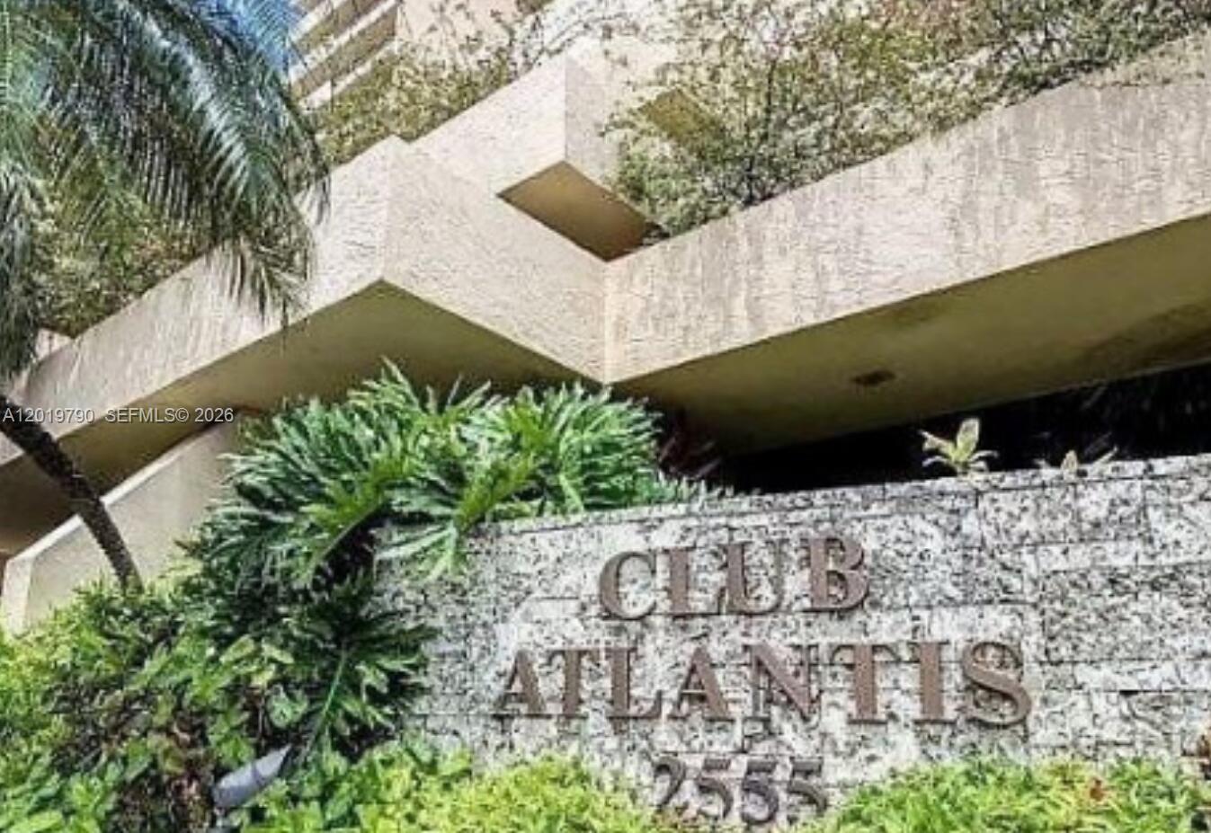 2555 Collins Ave 1003