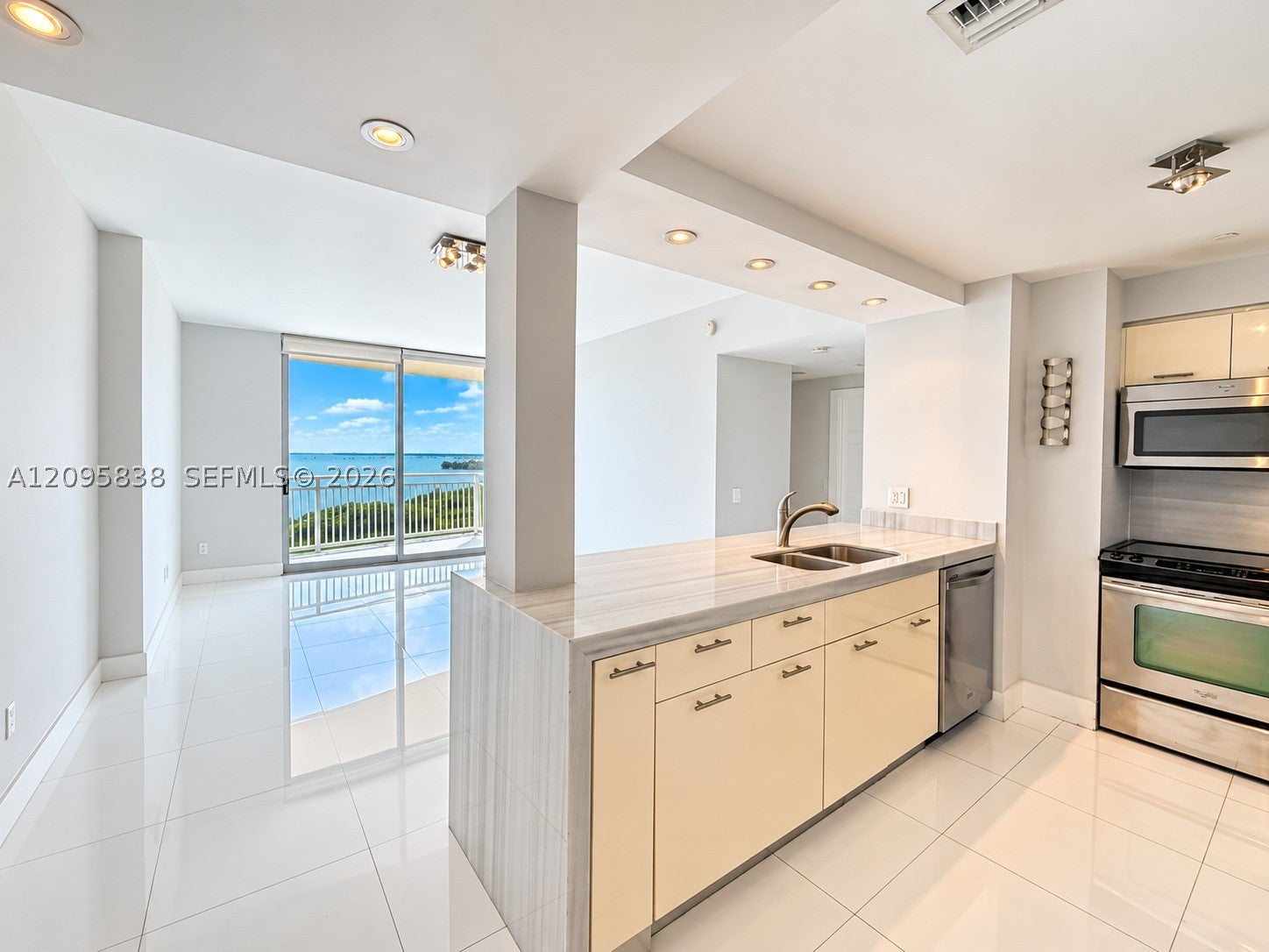 2475 Brickell Ave 1208