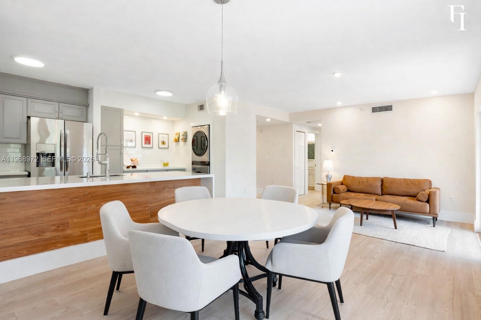 VILLA ISABELLA CONDO - Residential