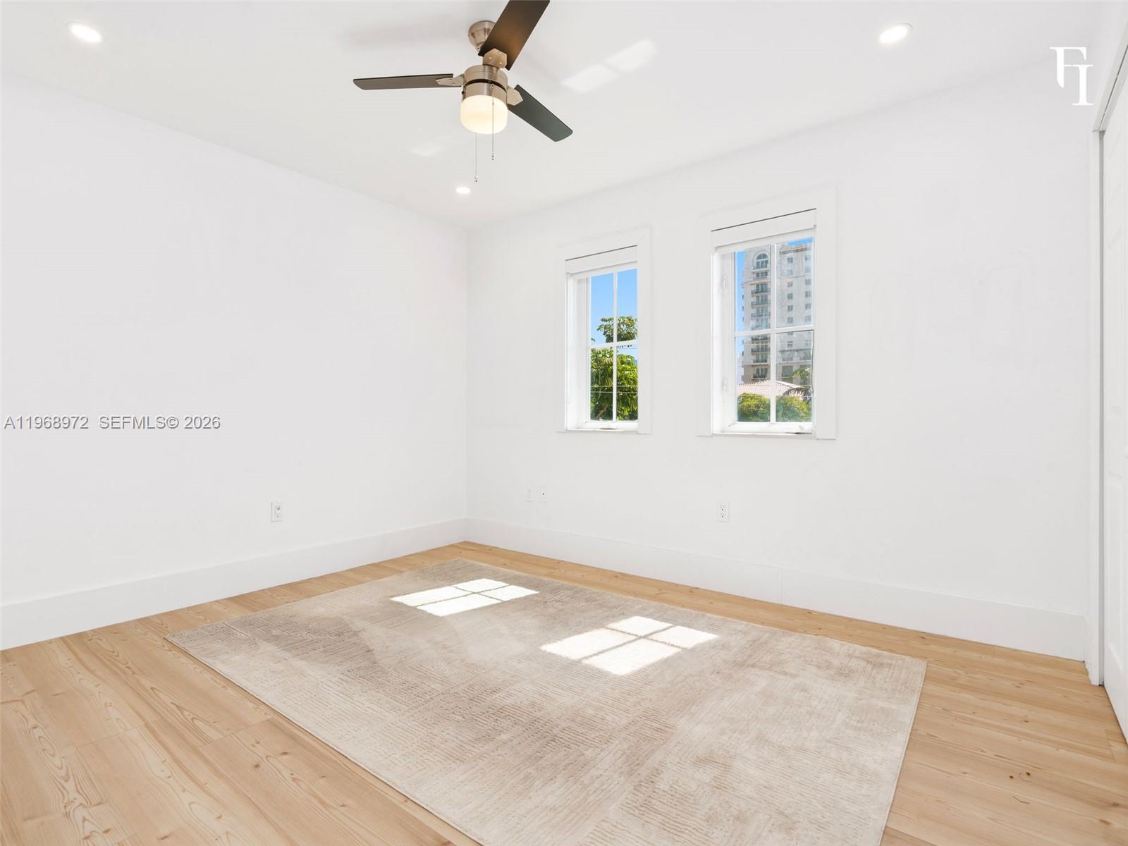 VILLA ISABELLA CONDO - Residential