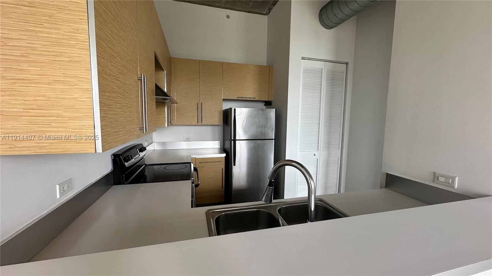 SKYLOFTS CONDO - Residential