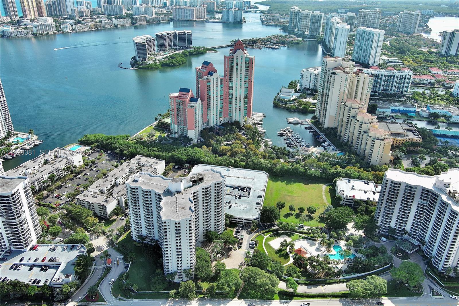 PARC CENTRAL AVENTURA EAS - Residential