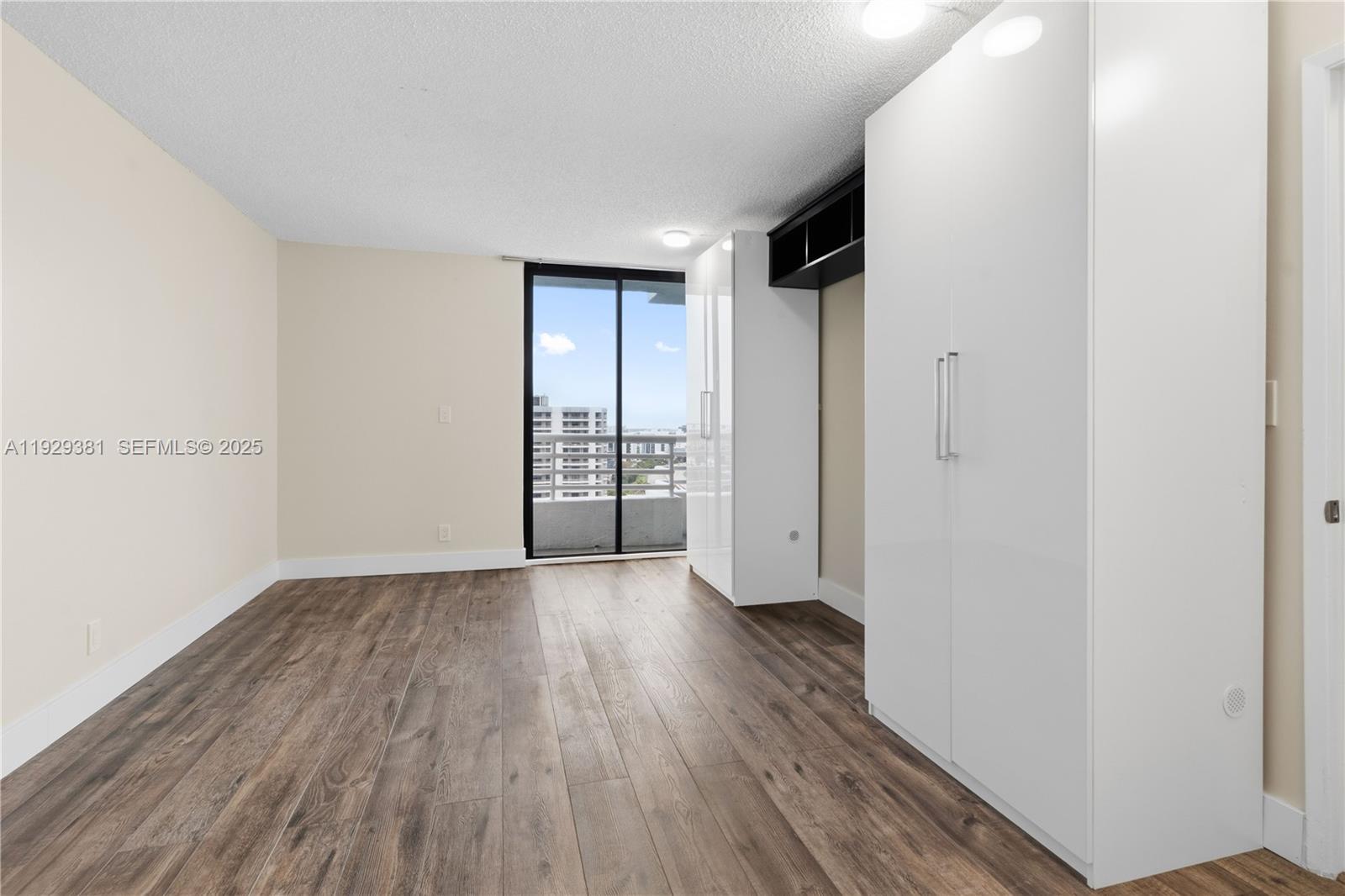 PARC CENTRAL AVENTURA EAS - Residential