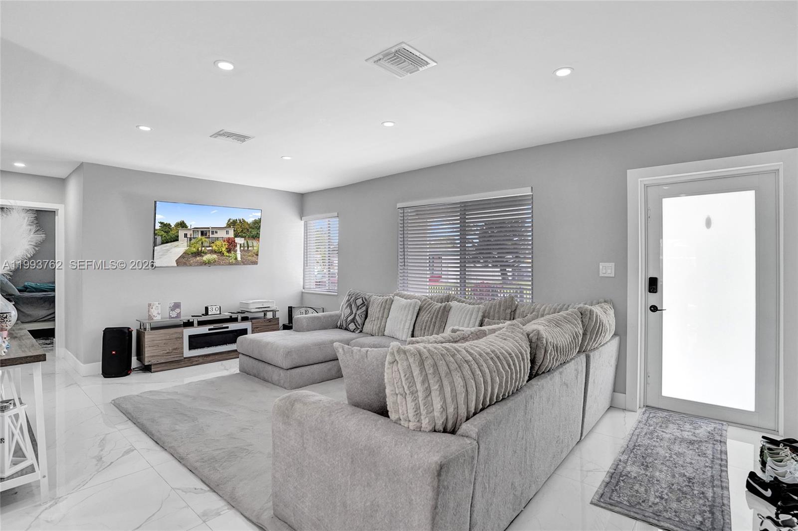 BISCAYNE GARDENS SEC F PT - Residential