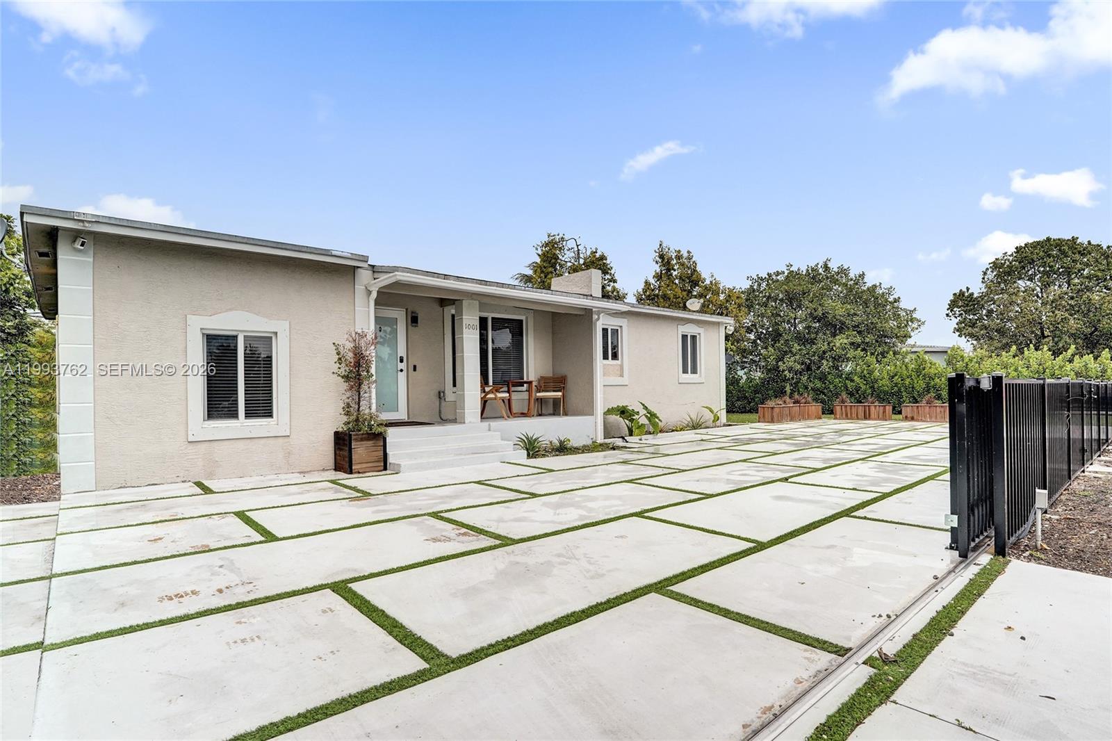 BISCAYNE GARDENS SEC F PT - Residential