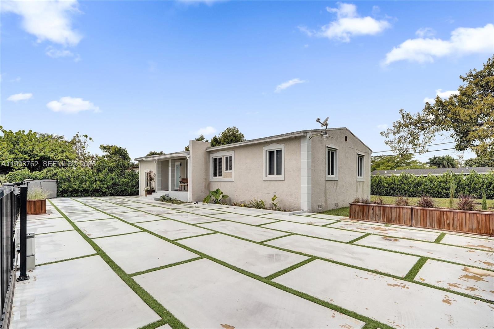 BISCAYNE GARDENS SEC F PT - Residential