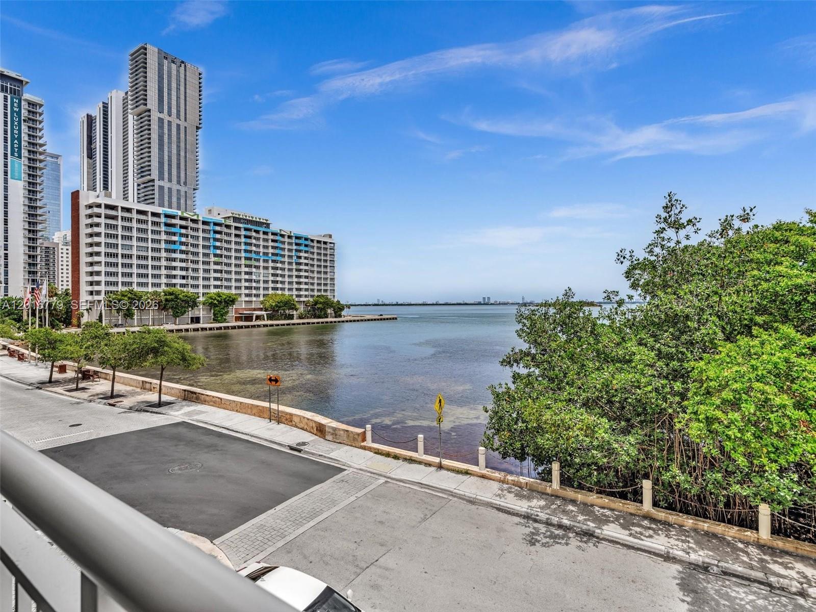 2000 N Bayshore Dr 220
