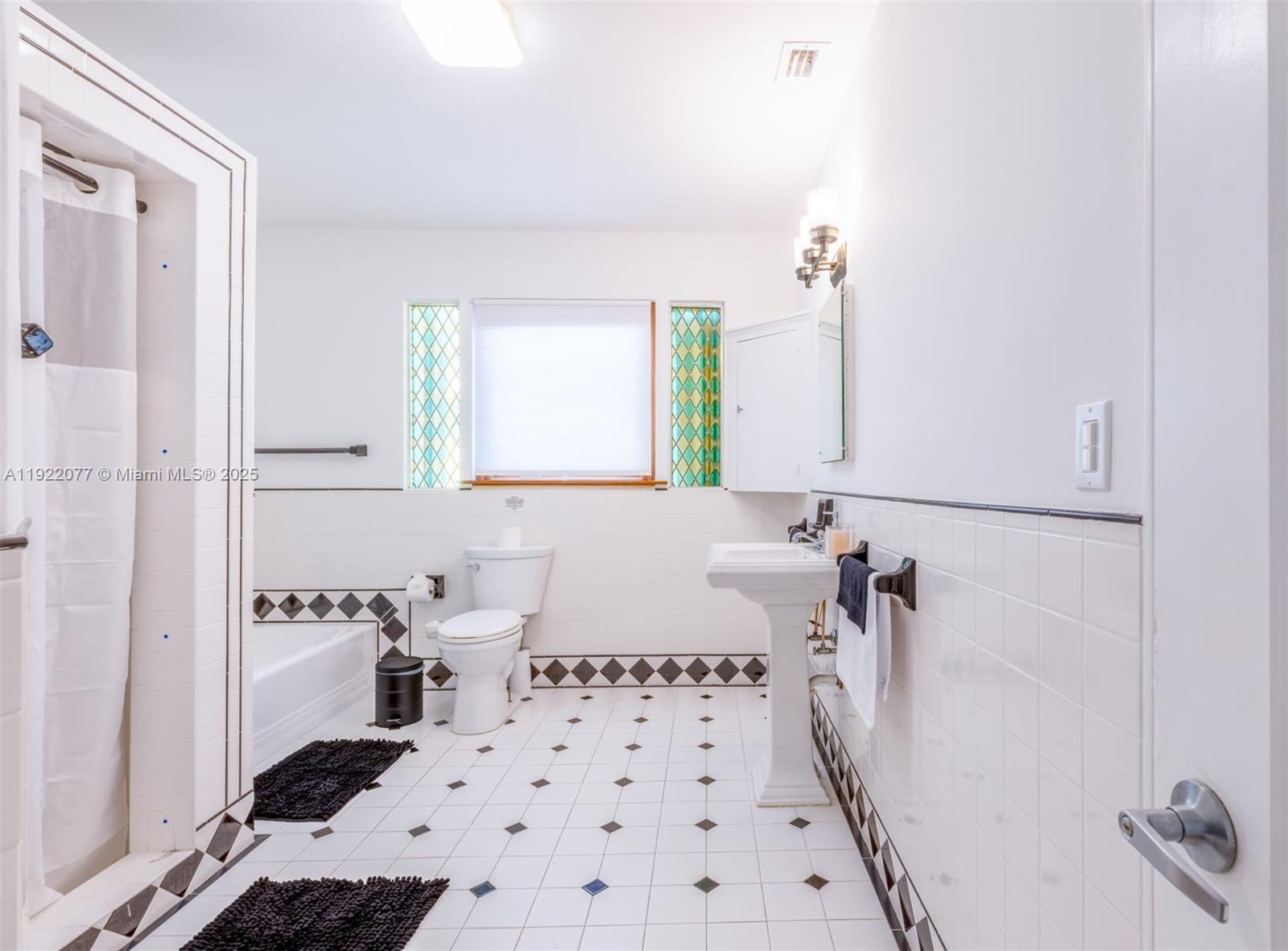 EAST SHENANDOAH - Residential Lease