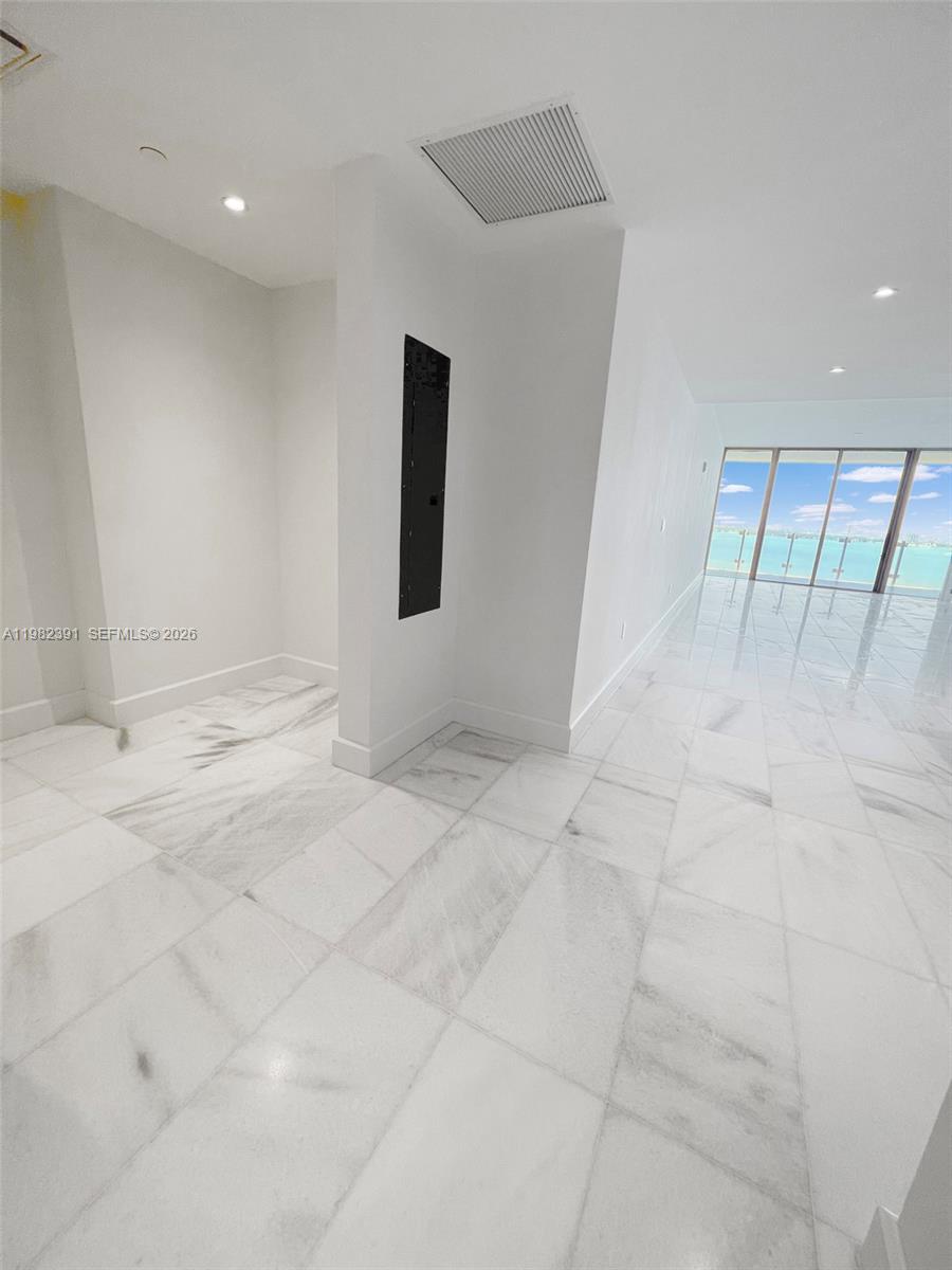 700 NE 26th Ter 2303