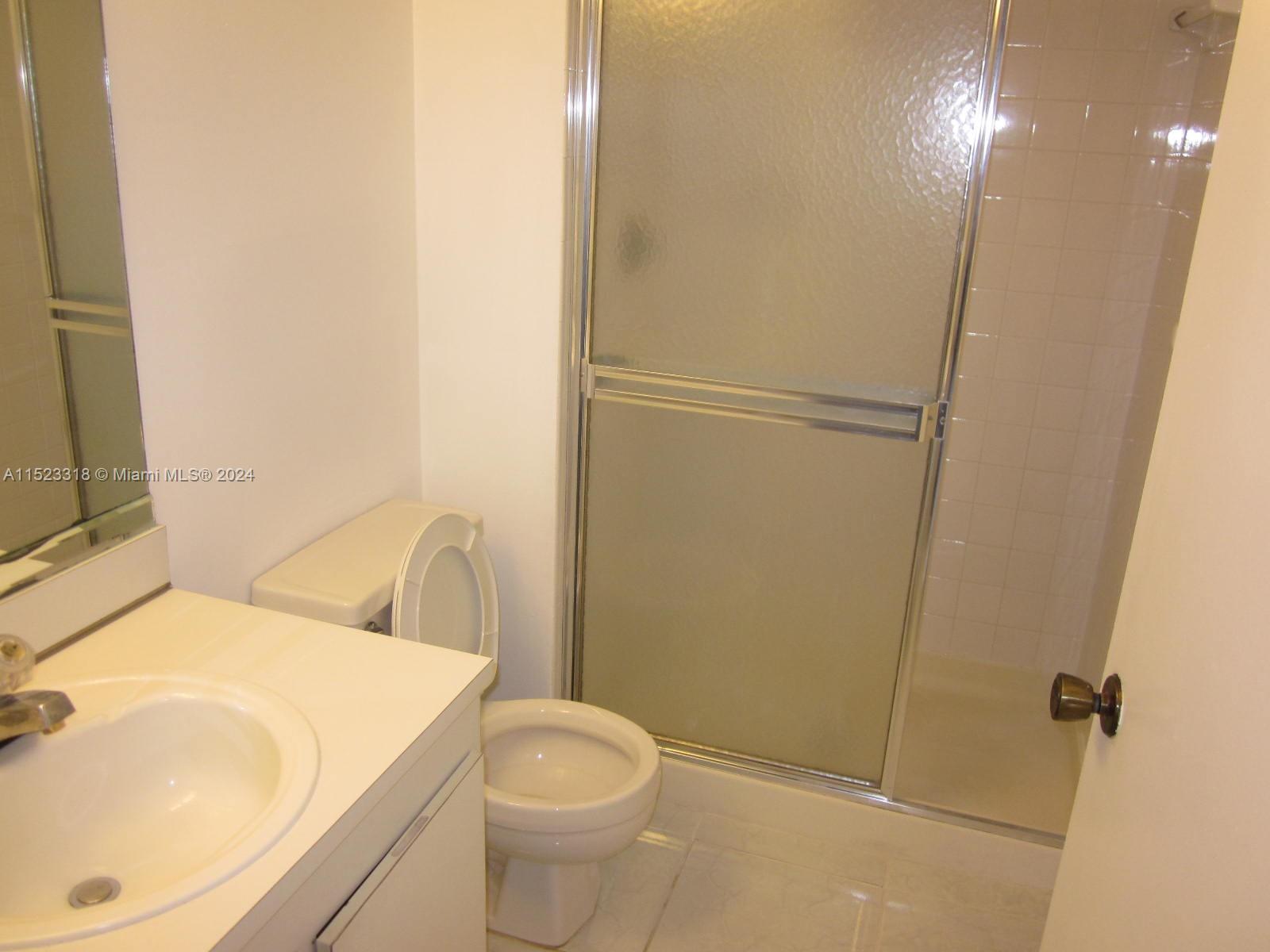 ROZLAND CONDO - Residential Lease
