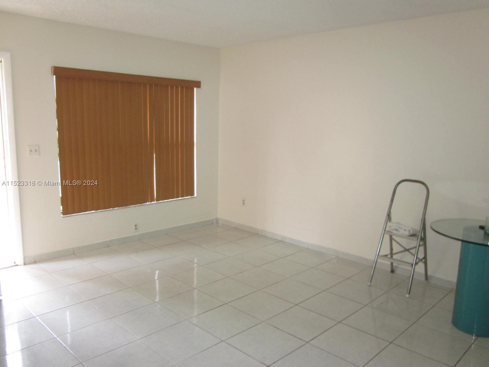 ROZLAND CONDO - Residential Lease