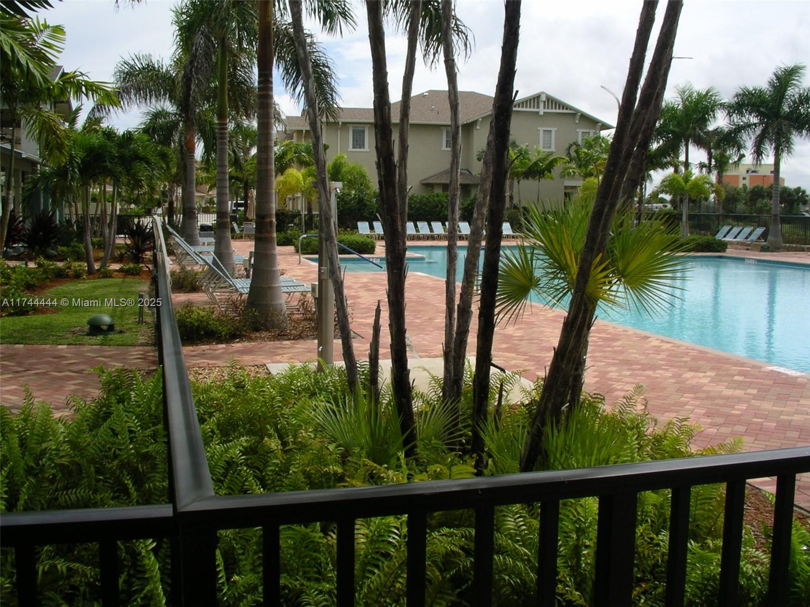 CITYSIDE CONDO - Residential