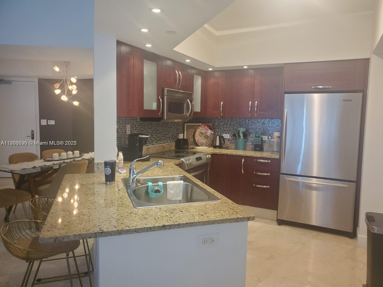 TURNBERRY VILLAGE SO TOWE - Residential Lease