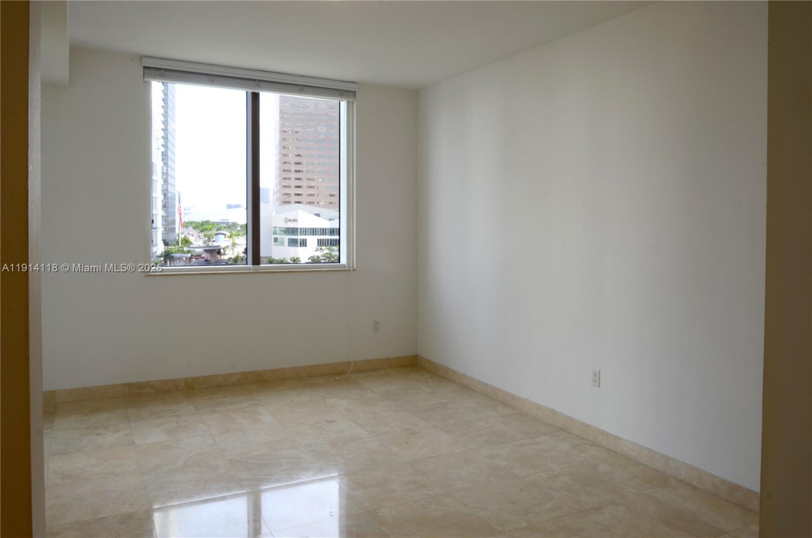 CARBONELL CONDO - Residential Lease