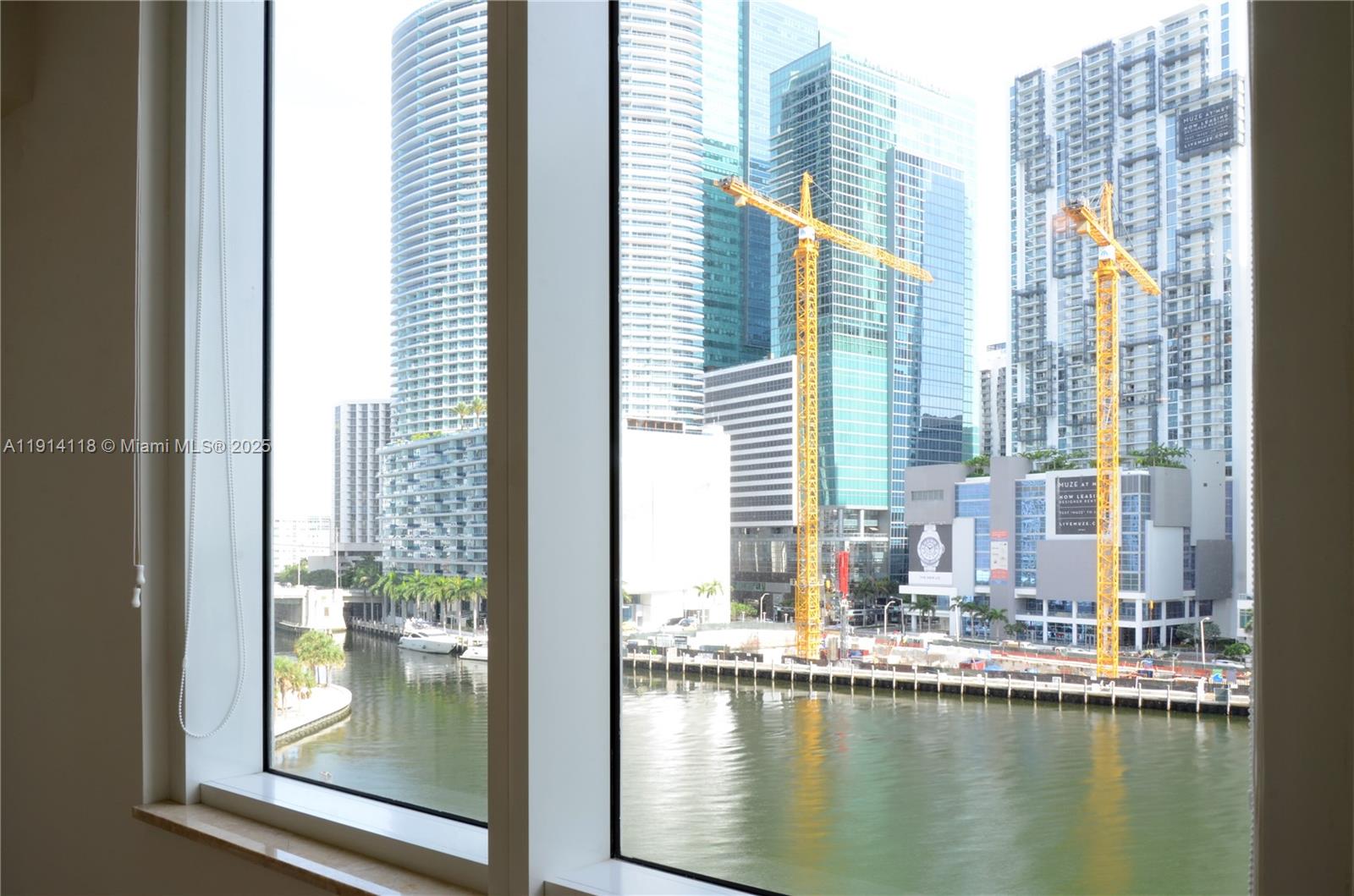 CARBONELL CONDO - Residential Lease