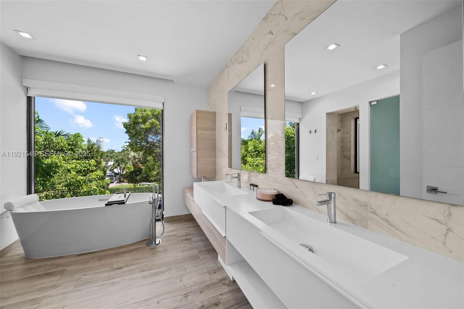 NAUTILUS SUB - Residential