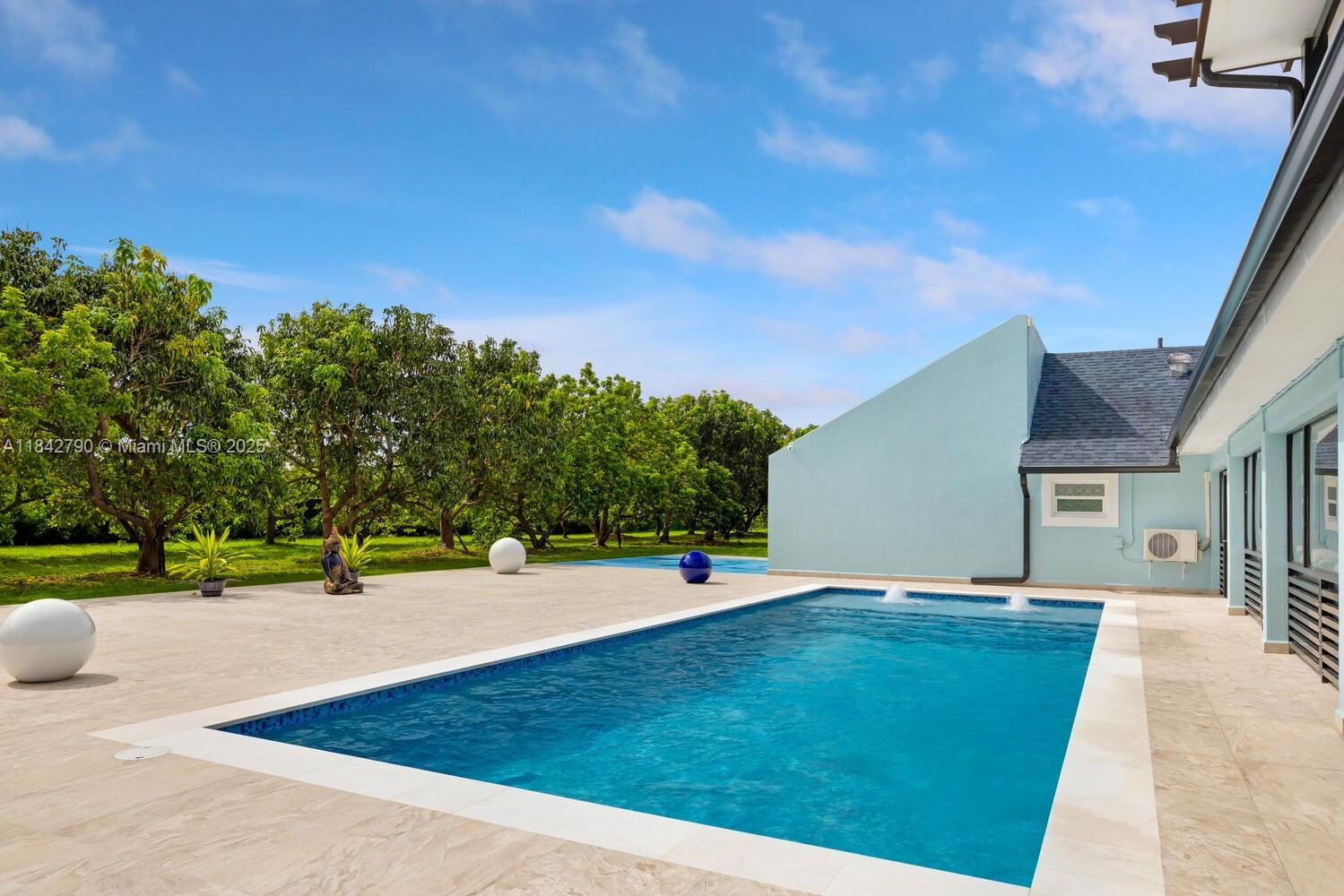 REDLANDS - Residential